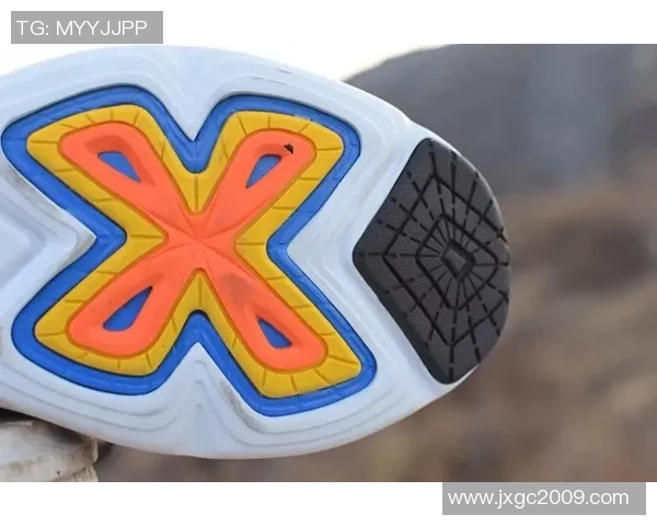 燃情绿茵巨星时刻 热血拼搏展现足球无畏激情