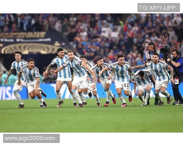 球星足球动作解析:从技术细节到赛场表现全面剖析